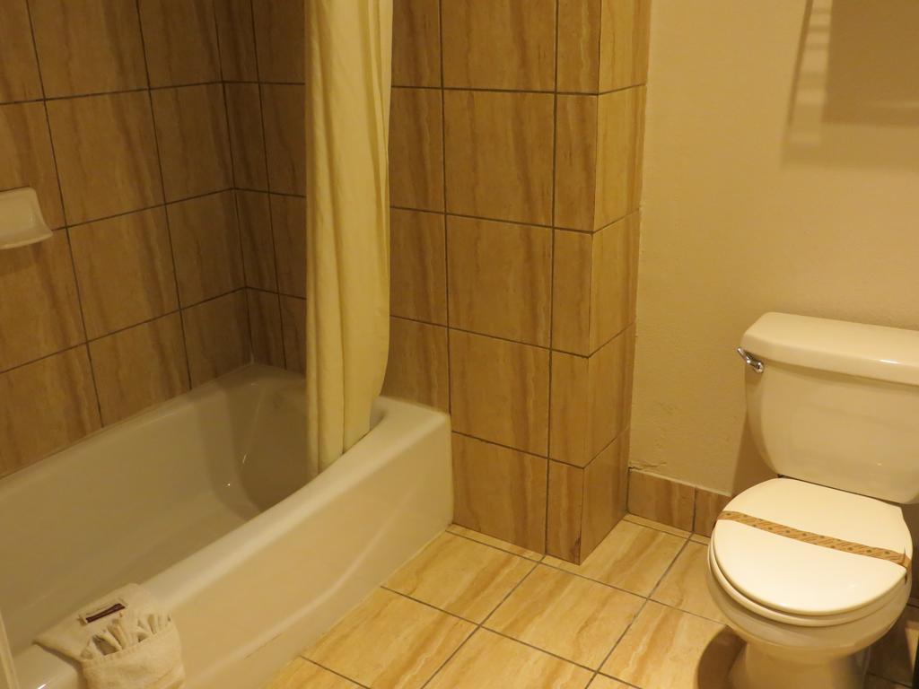 Executive Inn & Suites סקרמנטו חדר תמונה