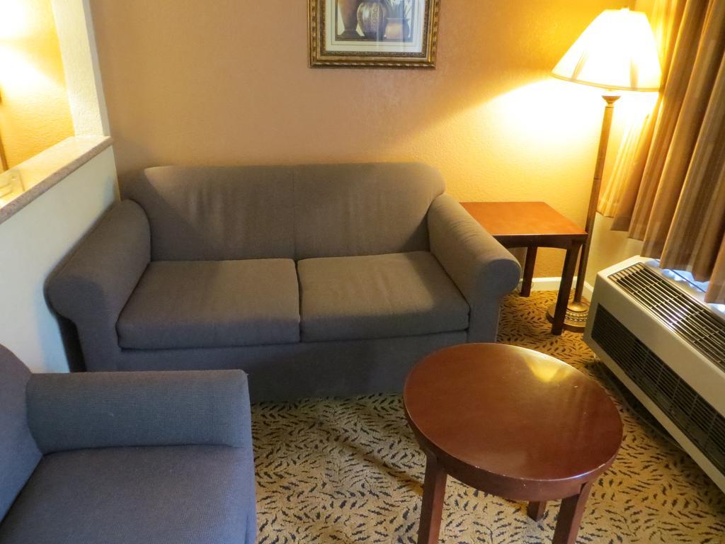 Executive Inn & Suites סקרמנטו מראה חיצוני תמונה