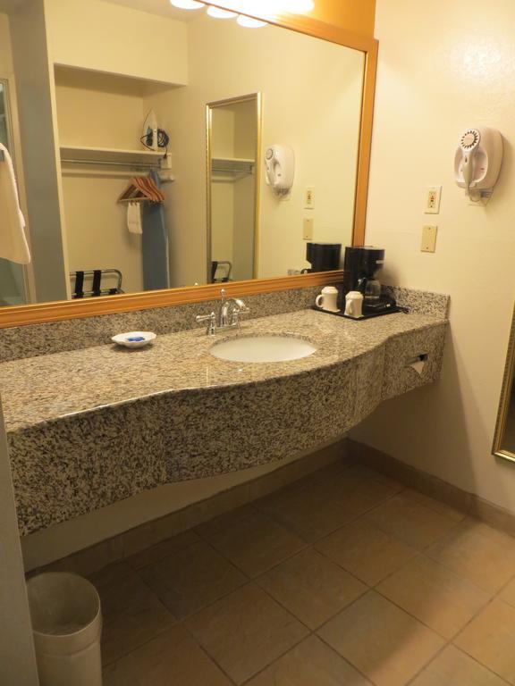 Executive Inn & Suites סקרמנטו מראה חיצוני תמונה