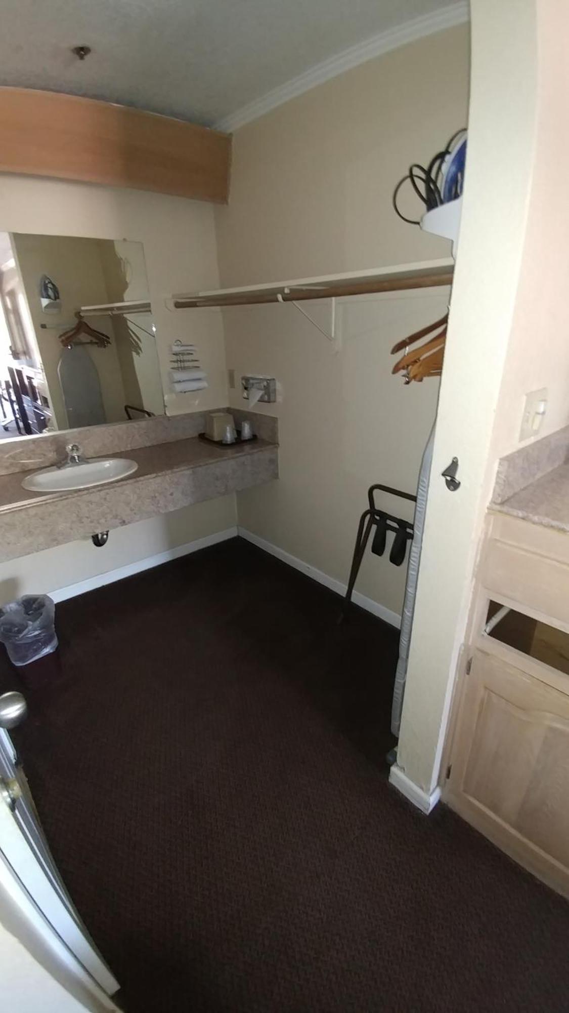 Executive Inn & Suites סקרמנטו מראה חיצוני תמונה