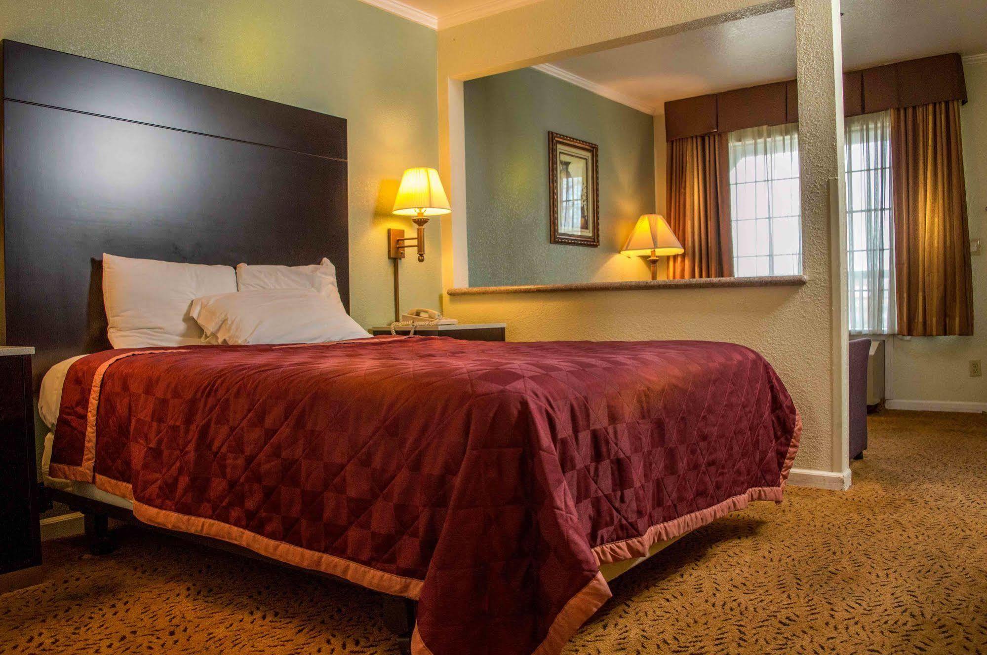 Executive Inn & Suites סקרמנטו מראה חיצוני תמונה